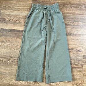 Albion Audrey Wide Leg Crop Jetsetter Olive Green Active Pants Trouser Women XXS